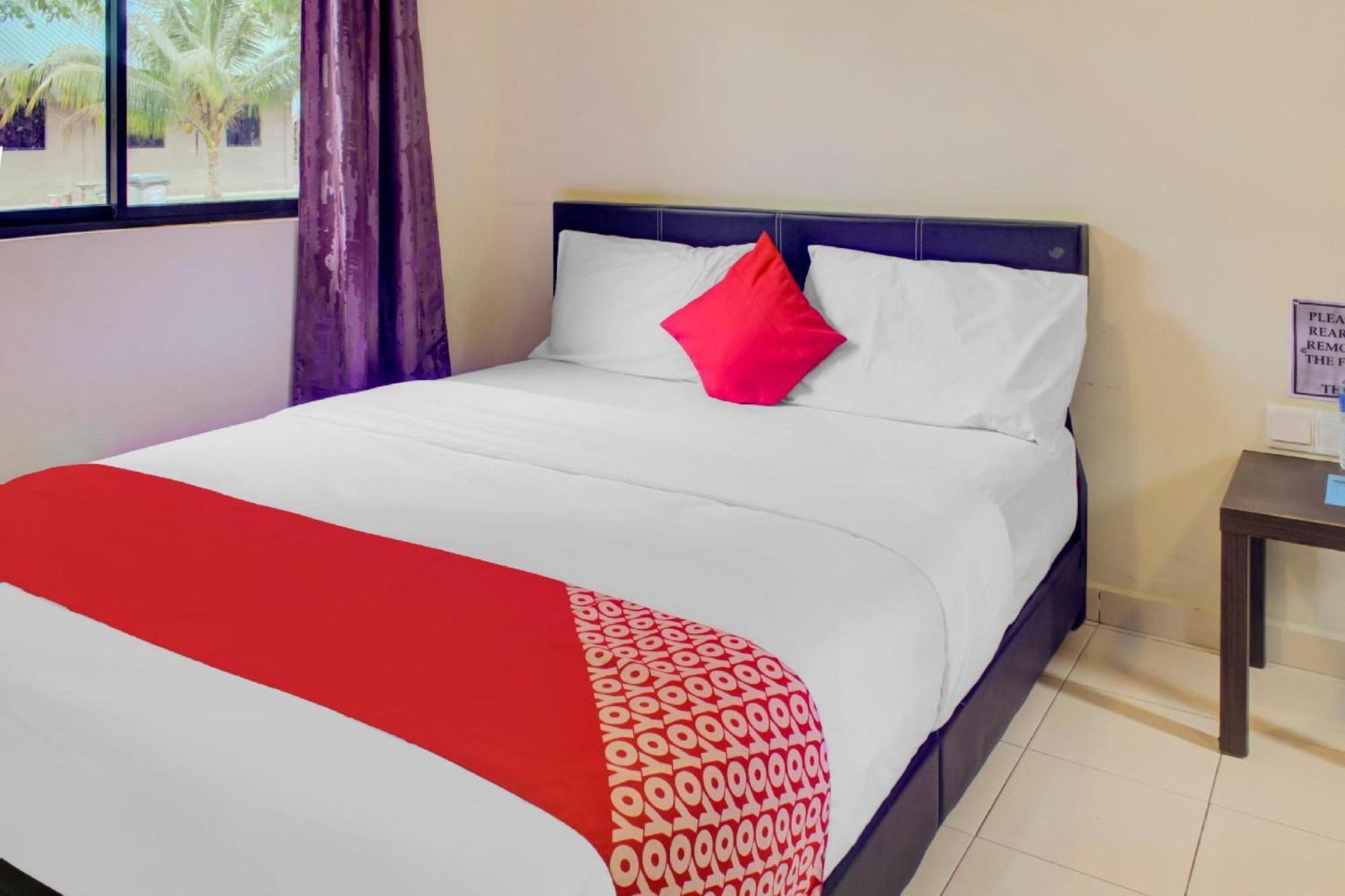 Super Oyo 89896 Sedili Inn Resort Kota Tinggi Buitenkant foto